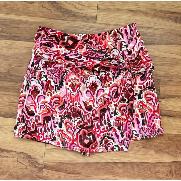 Zara Patterned Shorts with Twist Detail, Pink Red Print, Casual Summer Size M - Picture 2 of 5